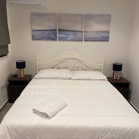 Broadway By The Sea St. Paul's Bay